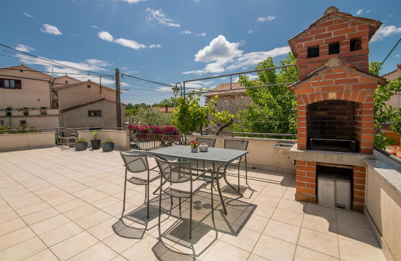 Apartment Marina Malinska Dış mekan fotoğraf